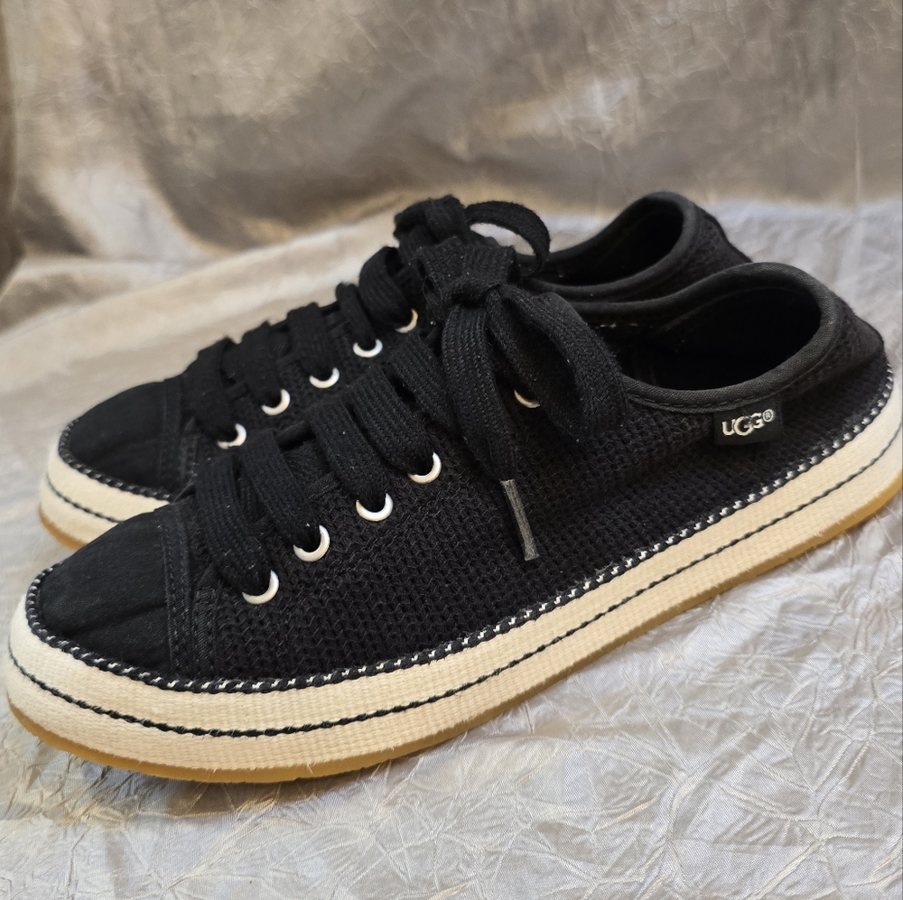 UGG Black and White Classic Sneakers SZ 6